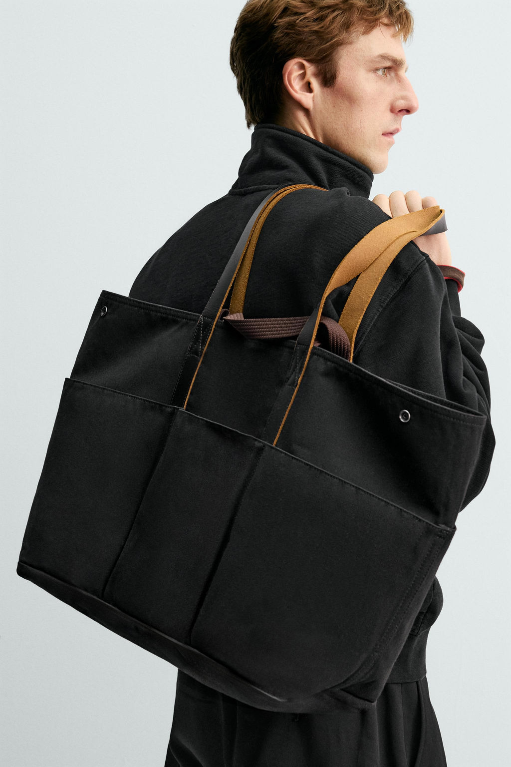 BOLSO SHOPPER DETALLES PIEL AARON LEVINE X ZARA / Negro фото 3