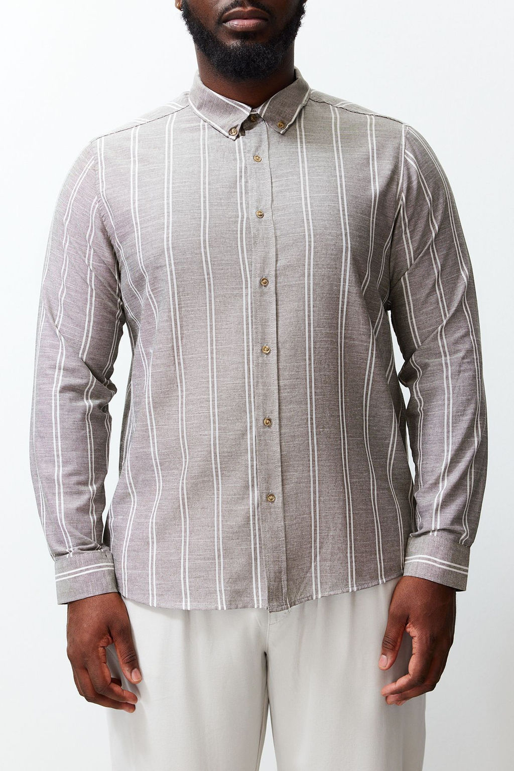 TRENDYOL MAN Buyuk Beden Haki Regular Fit Rahat Dugmeli Yaka Kolay Utulenebilir Gomlek TMNSS23GO00091 - Trendyolmilla фото 4