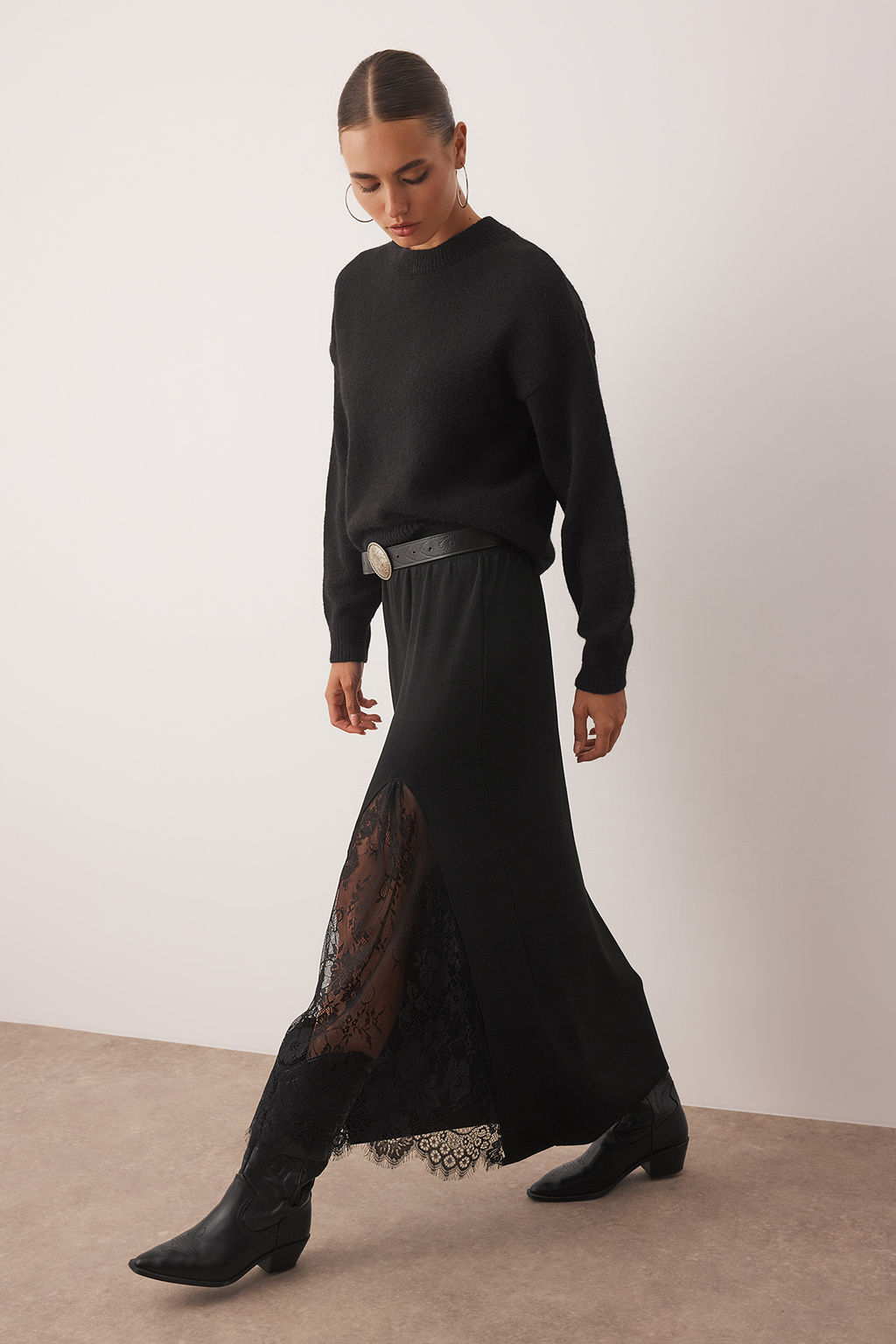 Siyah Triko Dantelli Y?rtmac Detayl? Maxi Etek TWOAW26ET00117