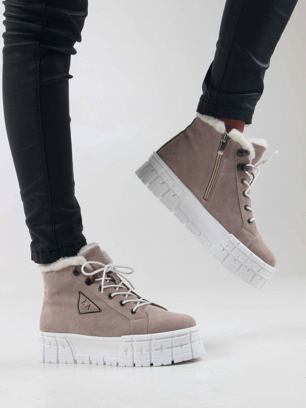 Ботинки 243.212131w. каменный замша/Шерсть