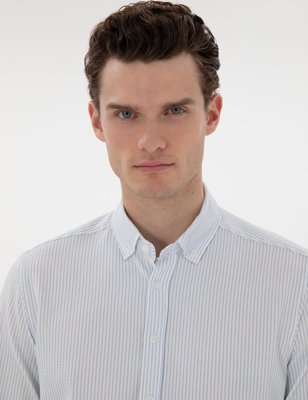 Рубашка Slim Fit светло-голубая с длинным рукавом