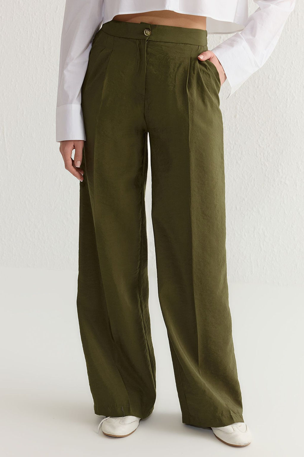 Haki Yumusak Tuseli Wide Leg/Genis Paca Dokuma Pantolon TWOSS25PL00004