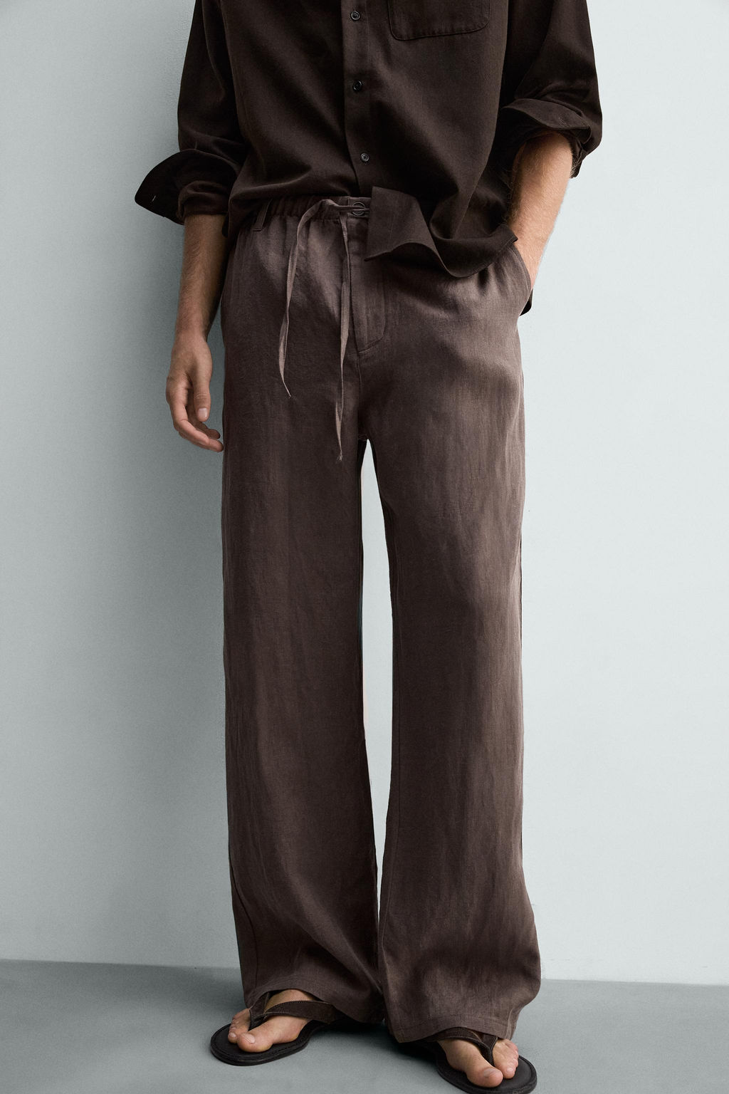 PANTAL?N RELAXED FIT 100% LINO / Marr?n / Topo