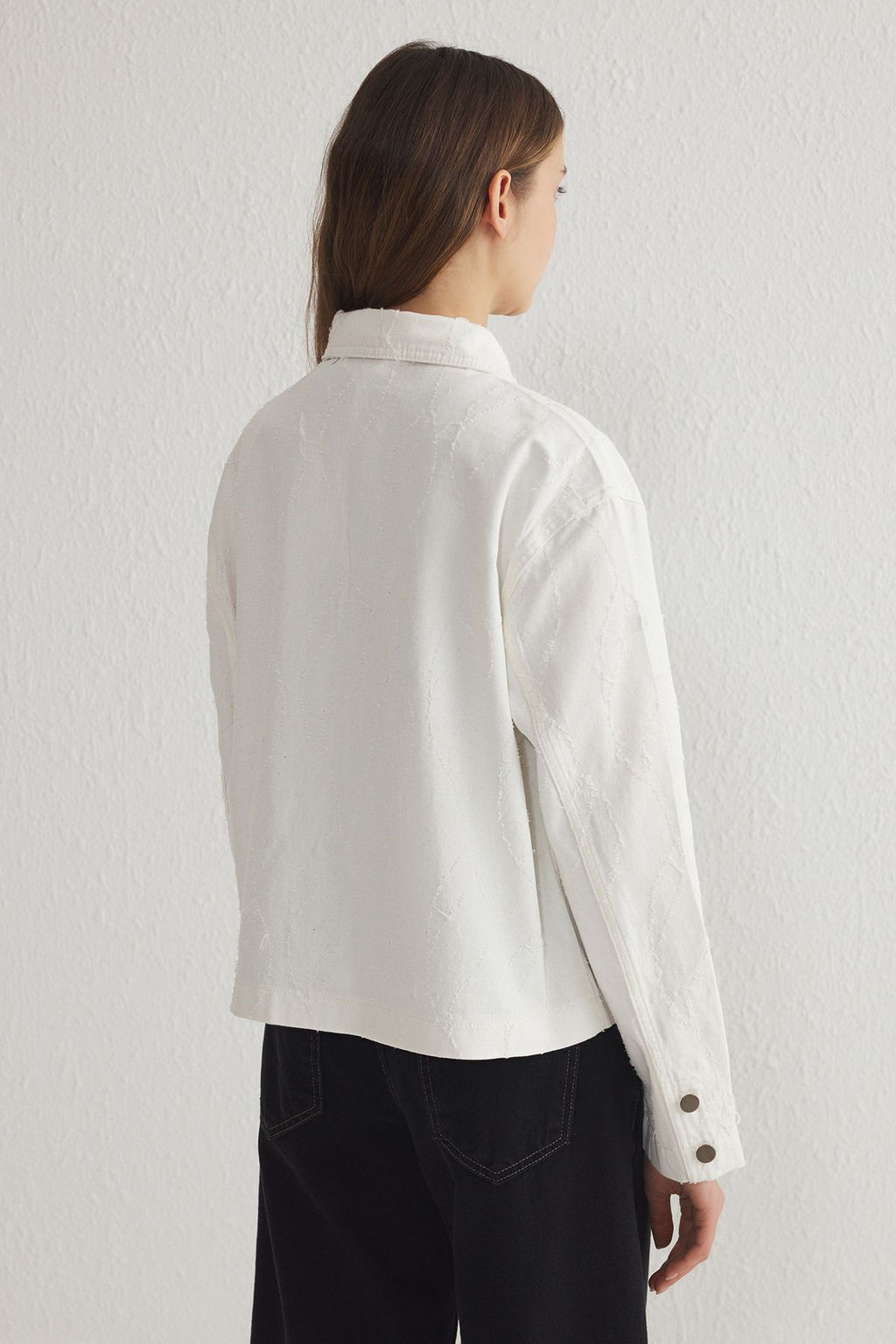 TRENDYOLMILLA Beyaz Oversize Desenli Ince Ceket Mont TWOSS25MO00016 фото 5