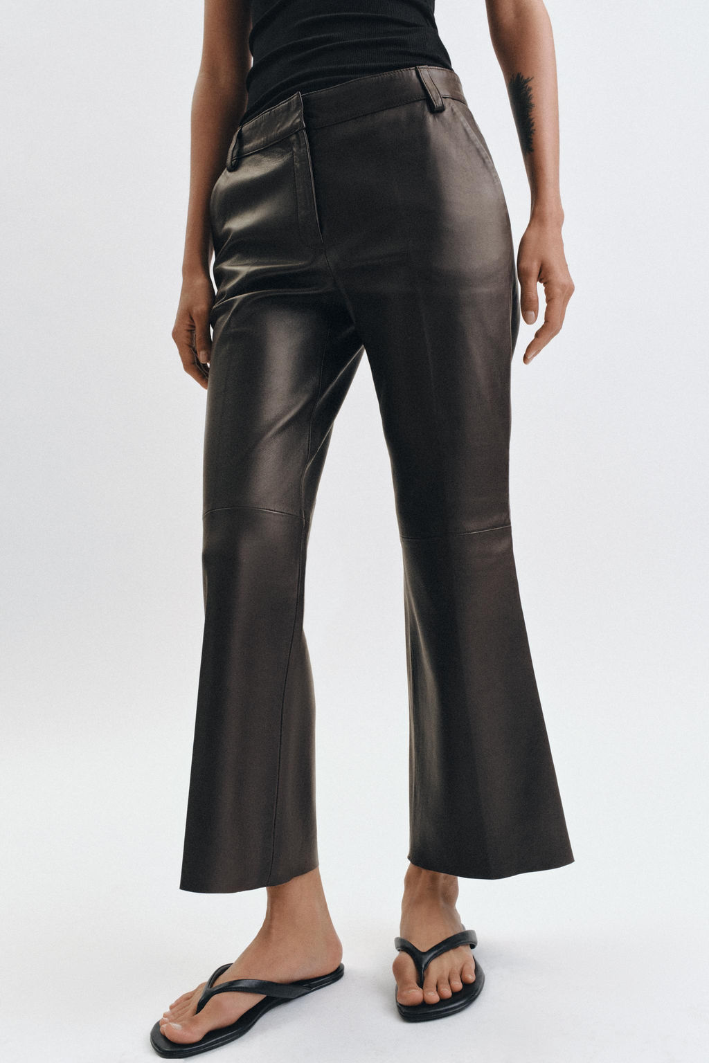 PANTAL?N PIEL FLARE ZW COLLECTION LIMITED EDITION / Marr?n - Zara фото 2