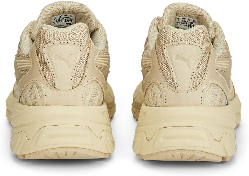 Кроссовки взрослые