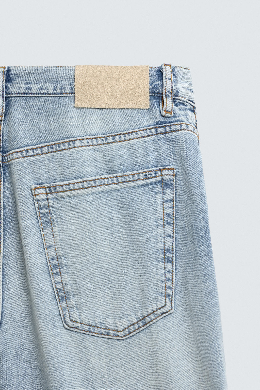 JEANS LIGEROS REGULAR FIT / Azul claro