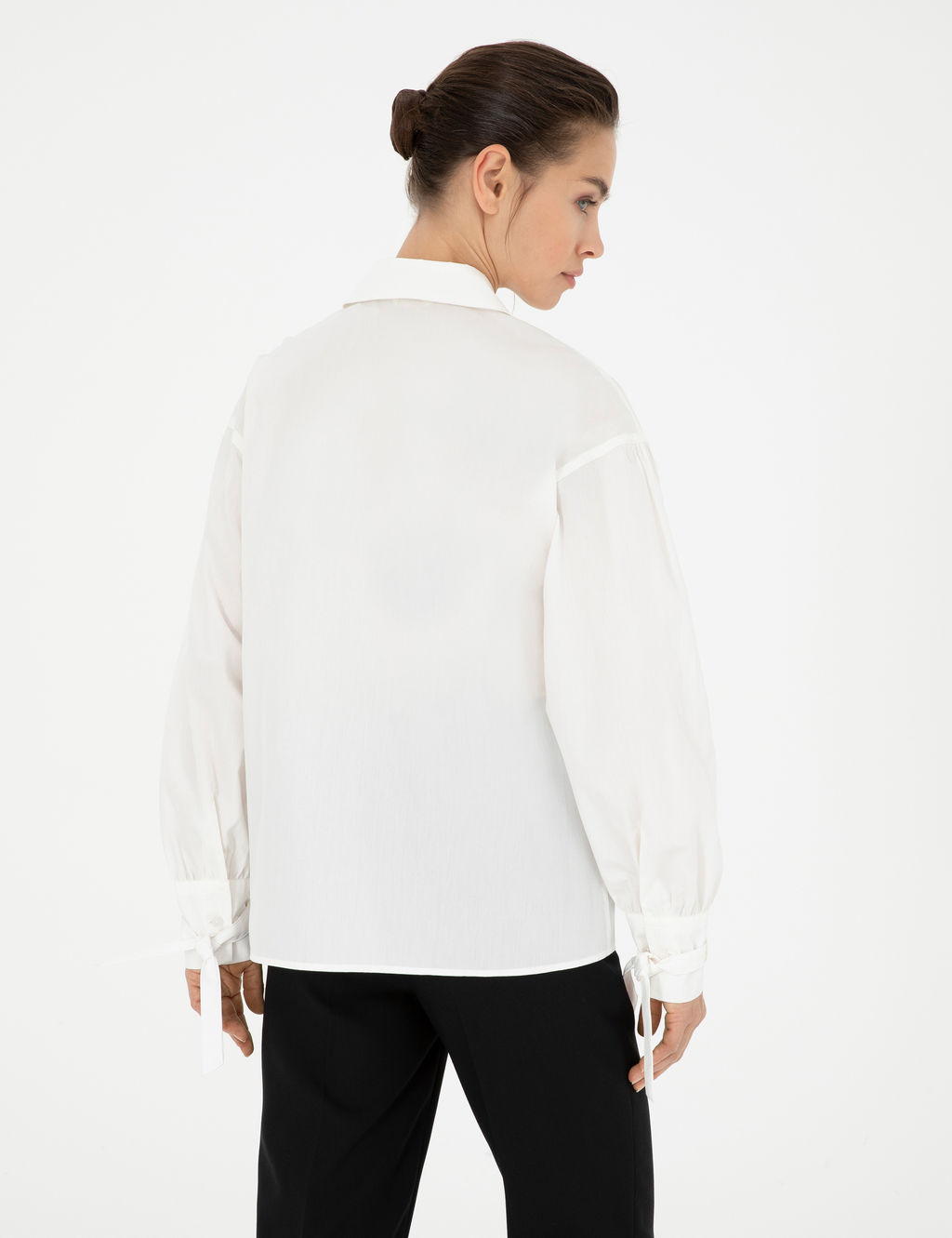 Beyaz Comfort Fit Uzun Kollu G_mlek