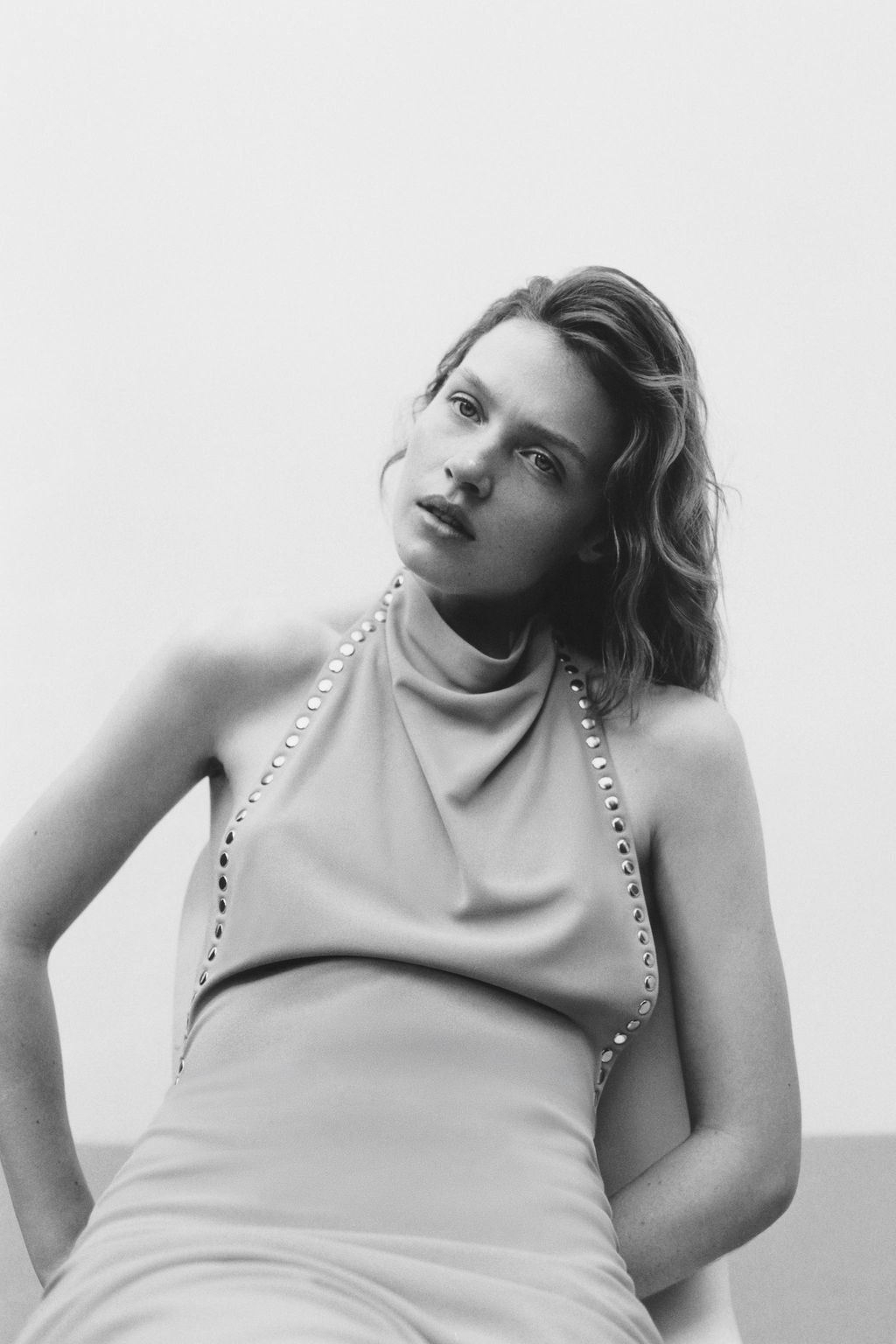 STUDDED HALTER DRESS - Zara фото 7