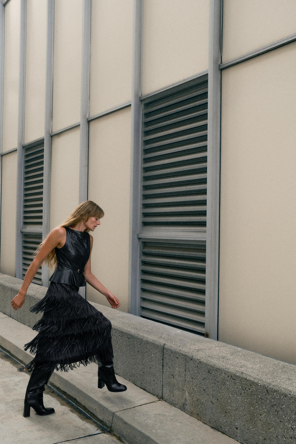 FRINGED MIDI SKIRT - Zara фото 6