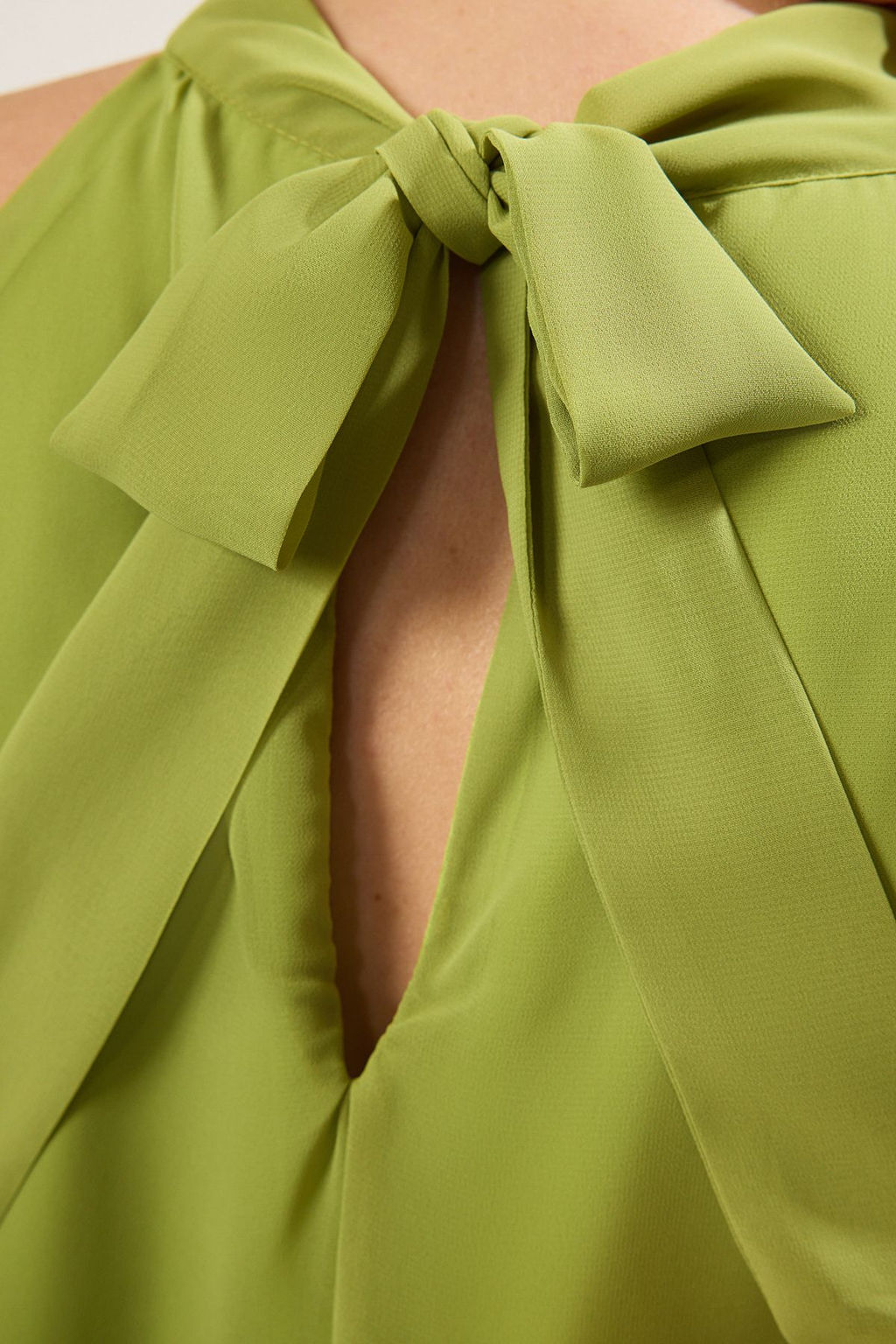 TRENDYOLMILLA Murdum Duz Kesim Halter Yaka Mini Sifon Astarl? Dokuma Elbise TWOSS23EL01059  фото 4