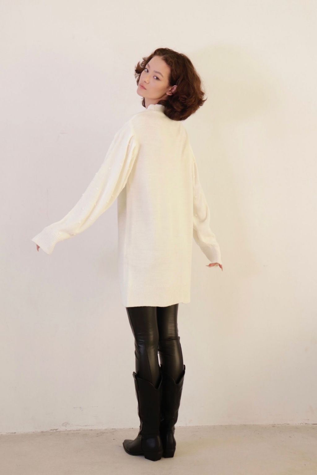 10670 Джемпер-туника с объёмными рукавами белый - Martichelli фото 20