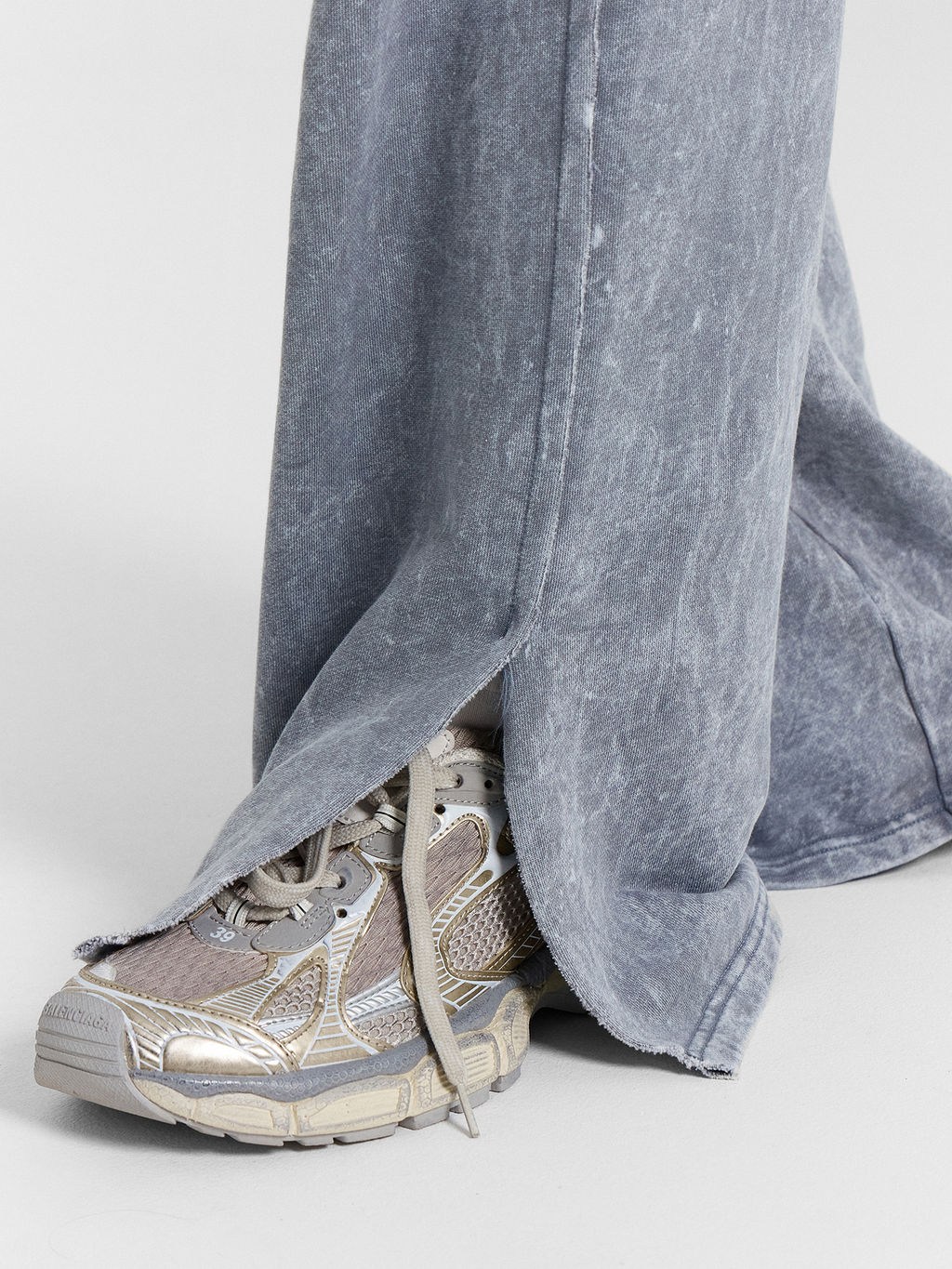 Брюки женские синие с обработкой эйсид - Mark formelle фото 6