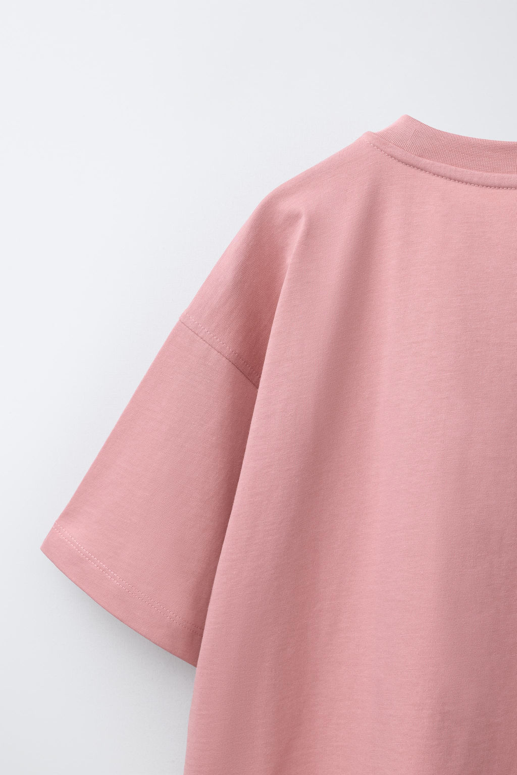 CONJUNTO CAMISETA Y BERMUDA TEXTO / Rosa lavado