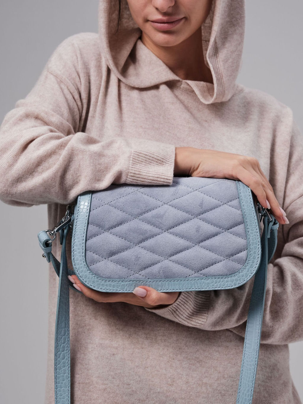 Сумка замшевая на плечо Deboro 30791 голубая вода