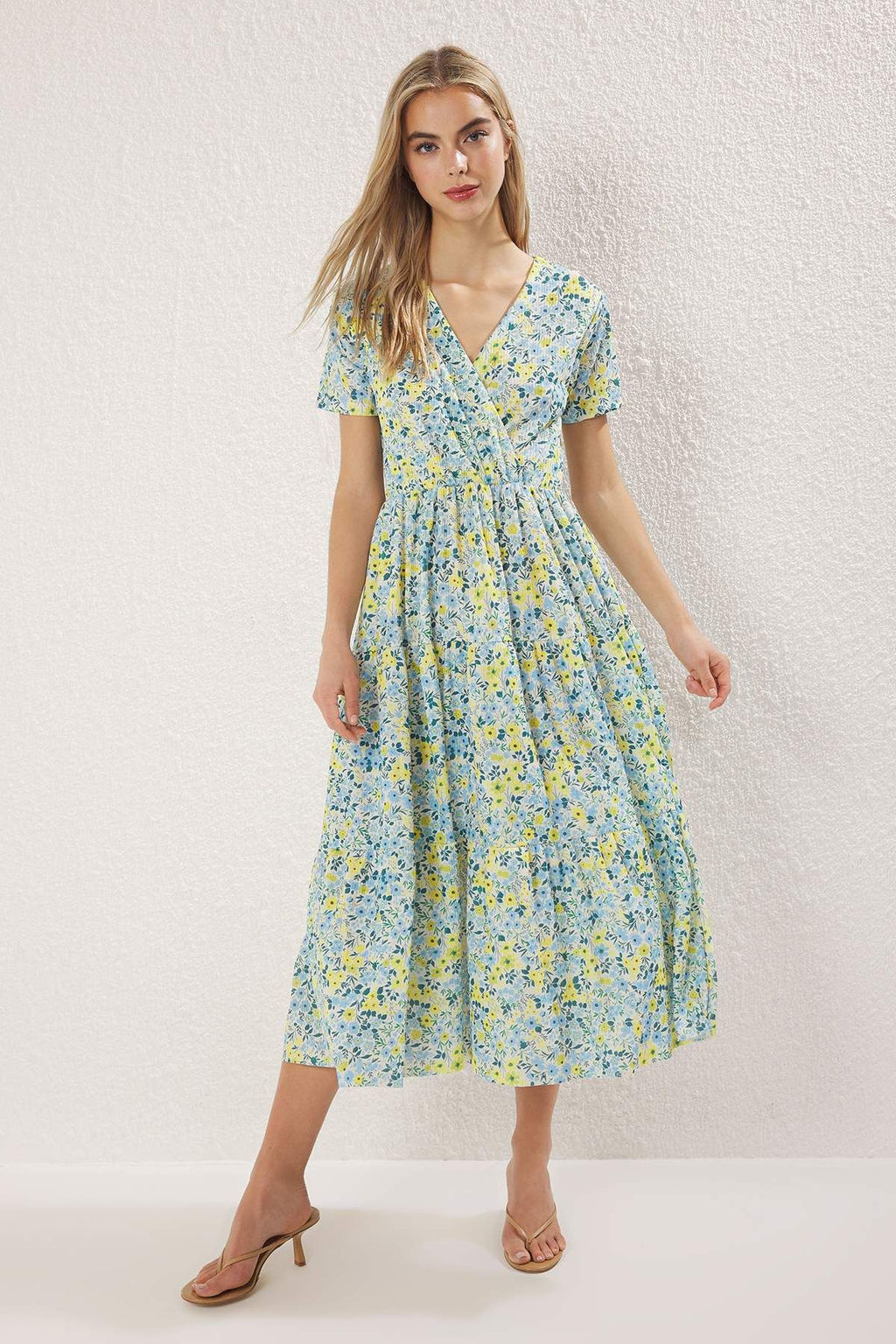 Siyah Cicekli Cicekli Kruvaze Skater/Belden Ac?lan Fitilli Esnek Orme Elbise TWOSS24EL00417 - Trendyolmilla фото 5