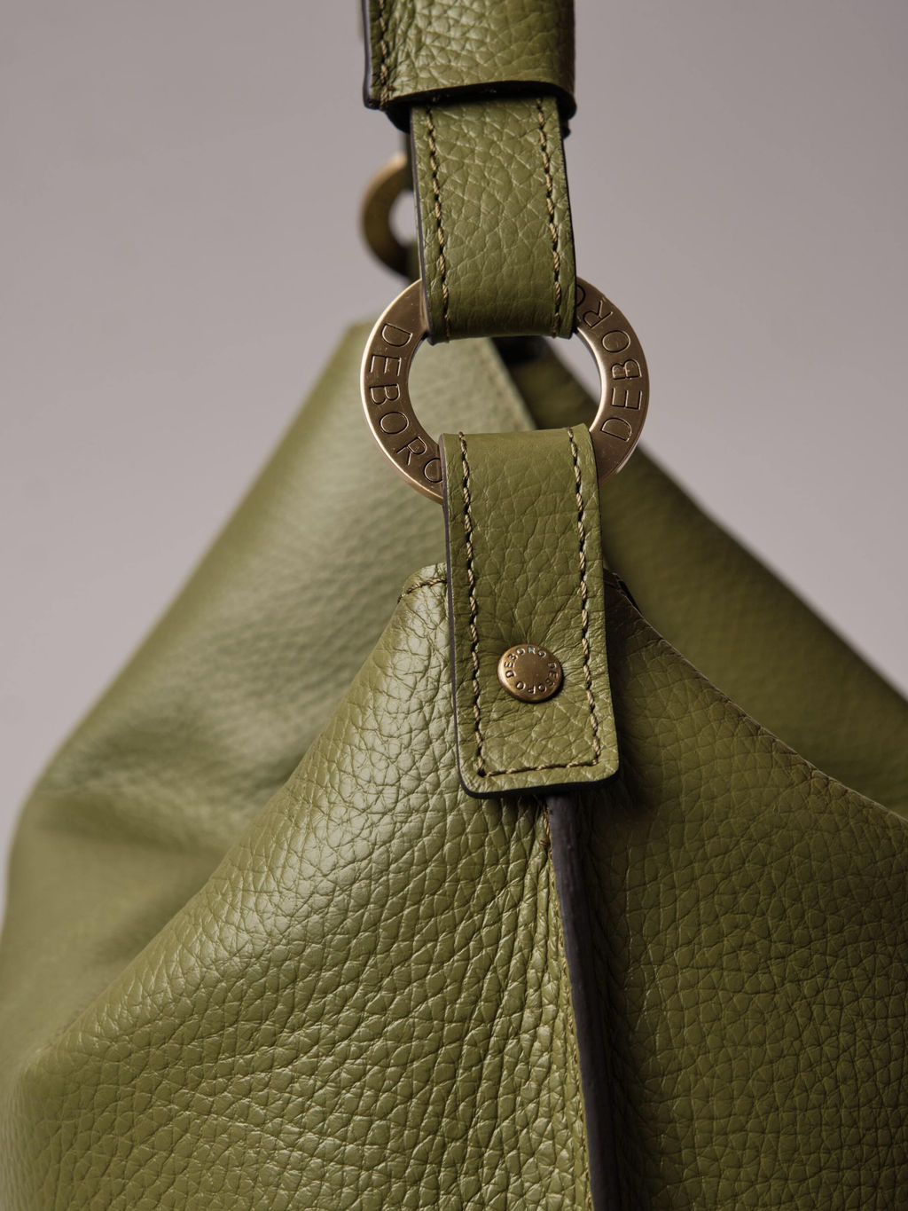 Кожаная сумка хобо Deboro 30900 зеленая водоросль