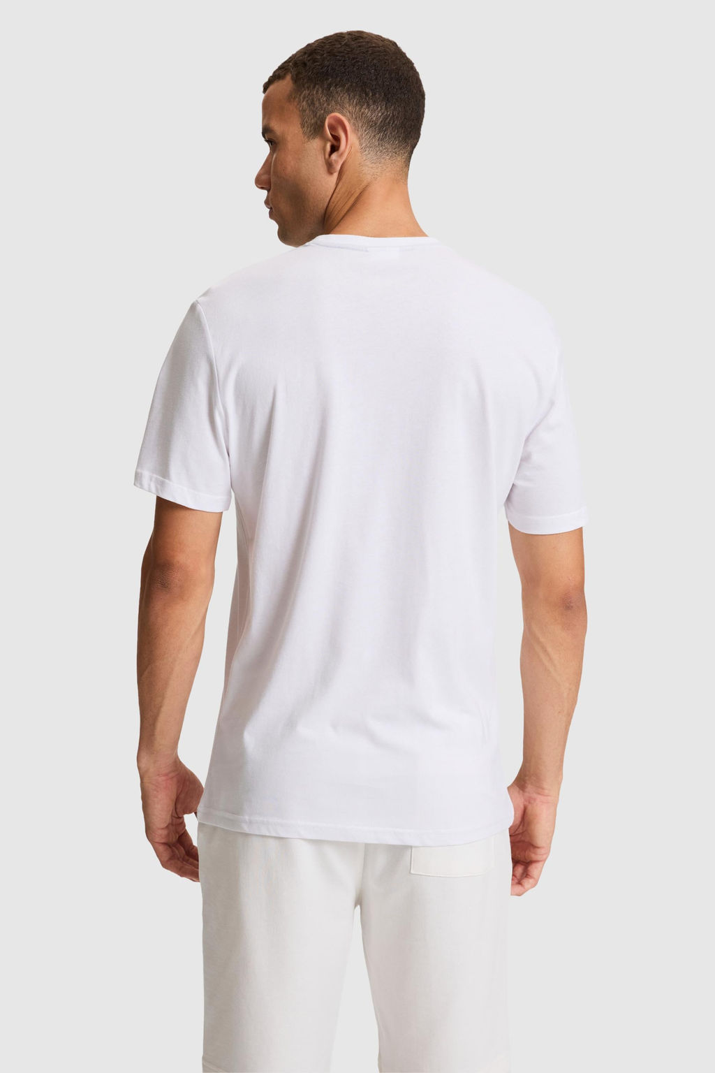 Erkek Beyaz Regular Fit Bisiklet Yaka Ti__rt