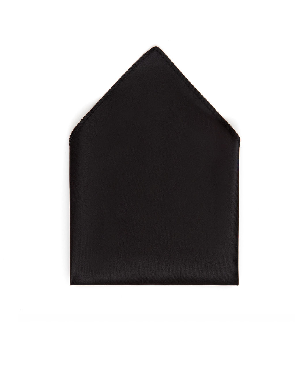 Черный костюм, галстук-бабочка и пояс