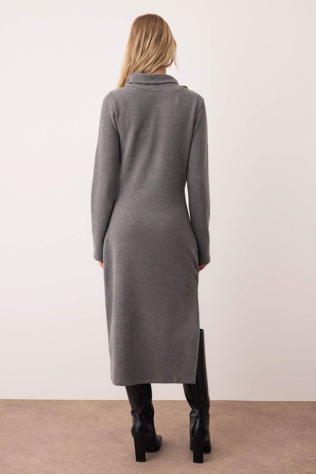 Antrasit Sal Detayl? Selanik/Triko Gorunumlu Bodycon Maxi Orme Elbise TWOAW26EL00216 - Trendyolmilla фото 4