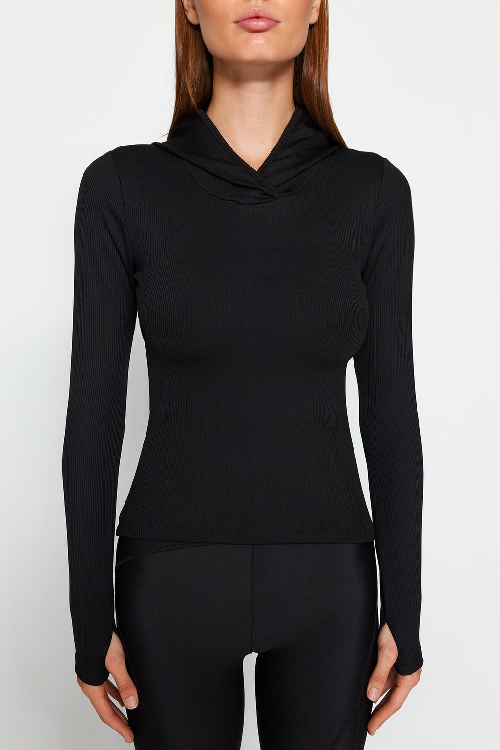 Trendyolmilla Siyah Fitilli Basparmak ve S?rt? Pencere/Cut Out Detayl? Orme Spor Ust/Bluz THMAW24BZ00004  фото 4