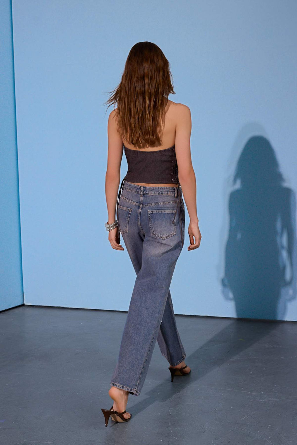 Limited Edition Mavi DOKUMLU Tas Detayl? Yuksek Bel Baggy Jeans TWOSS26JE00243 - Trendyolmilla фото 5