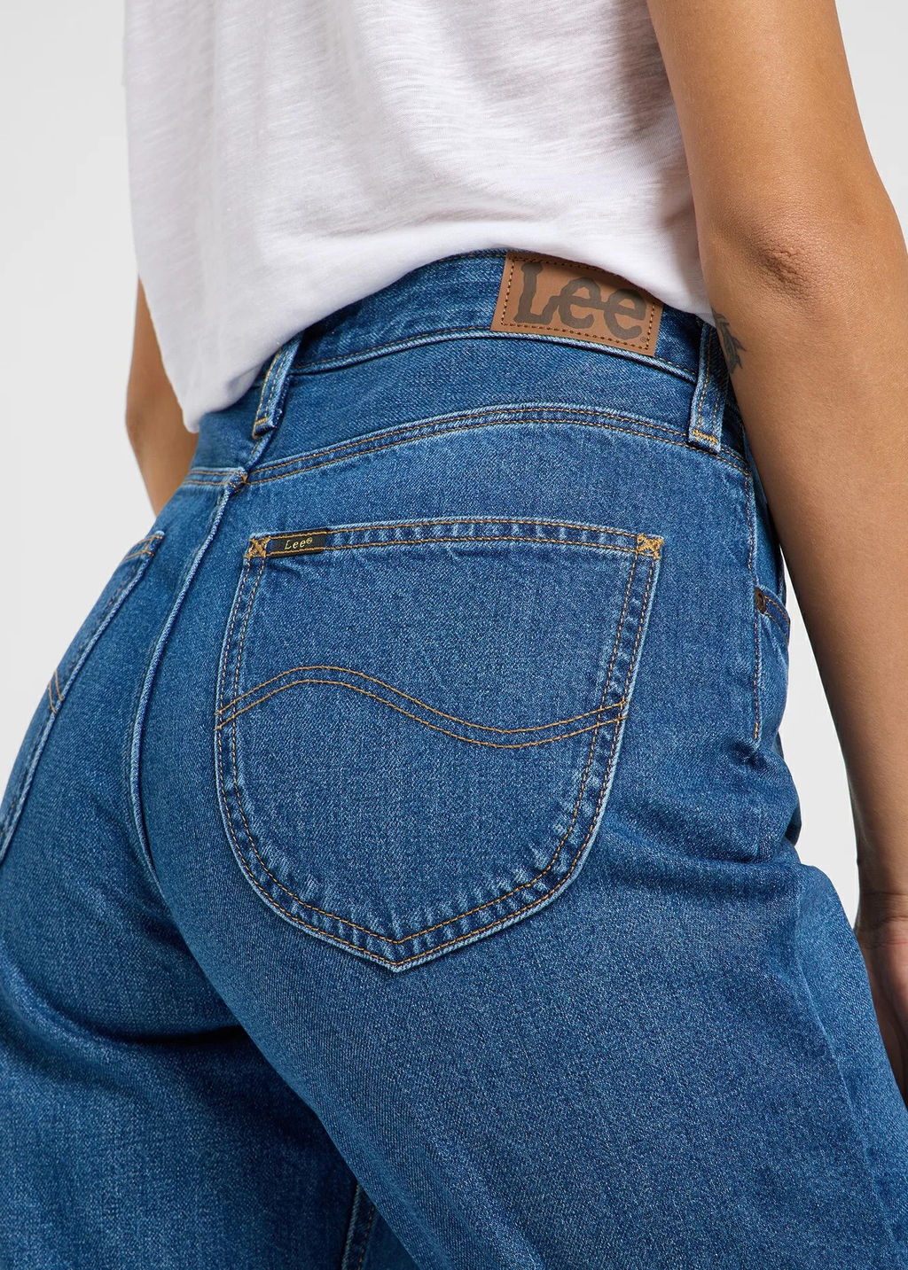 Джинсы женские