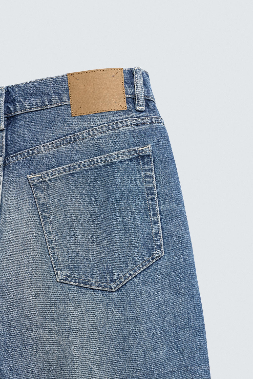 STRAIGHT ANKLE FIT JEANS