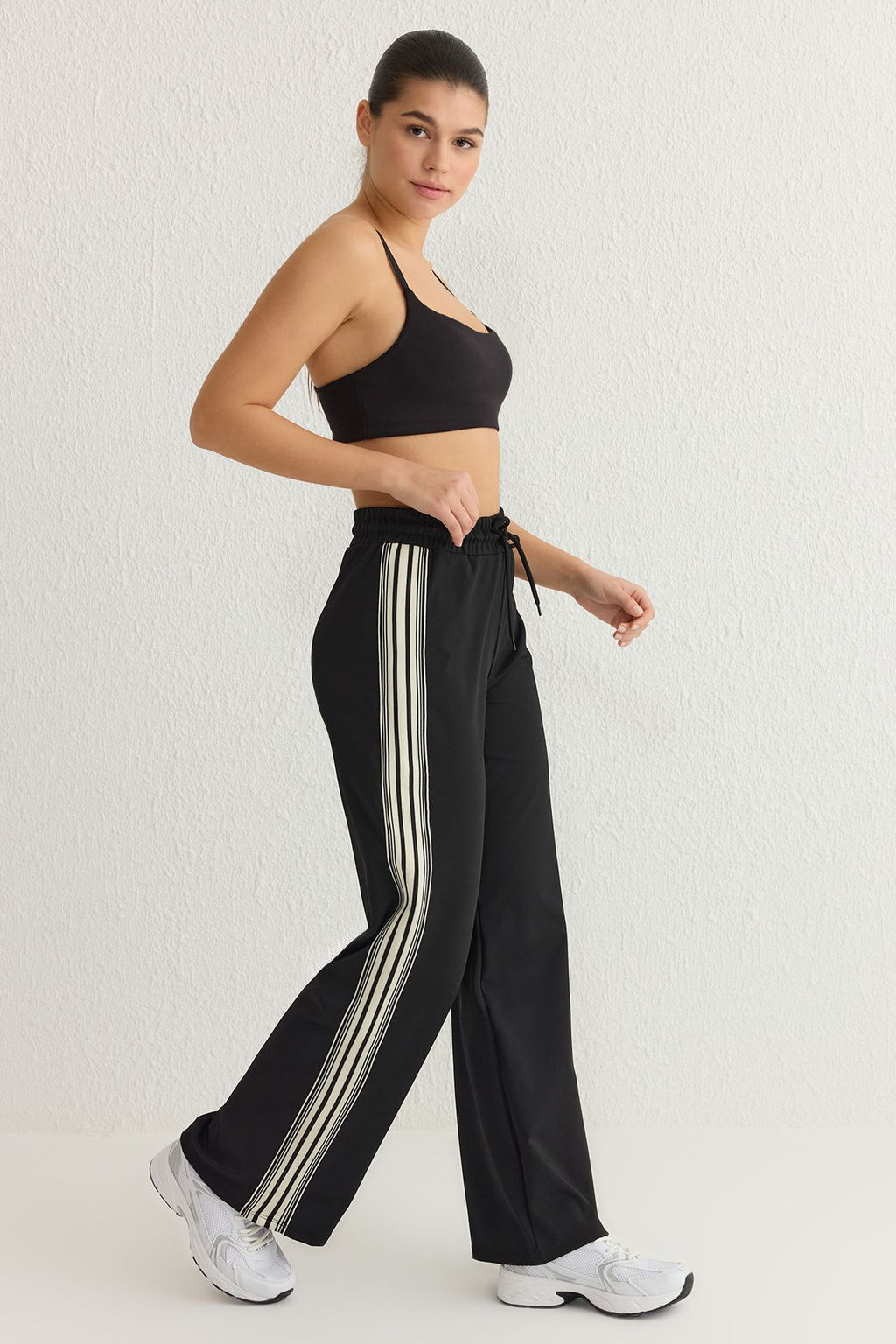 Siyah Cizgili Dalg?c/Scuba Kumas Spor Orme Esofman Alt? THMSS25EA00006