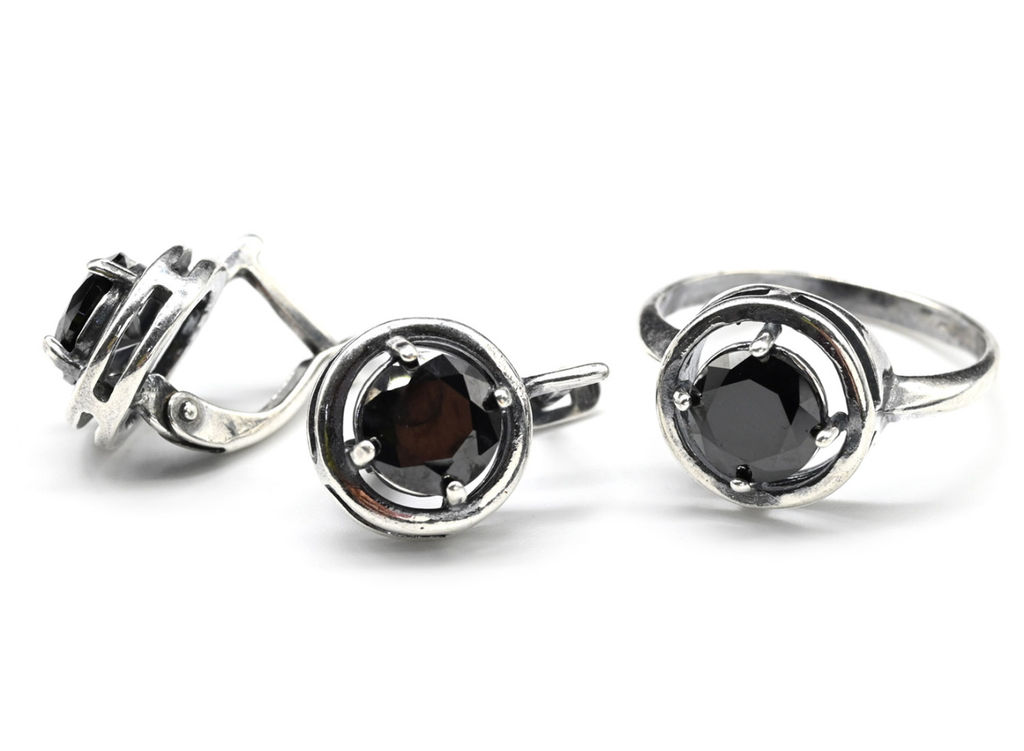 Кольцо Серьги с цирконом искусственным, цв.черный размер 20