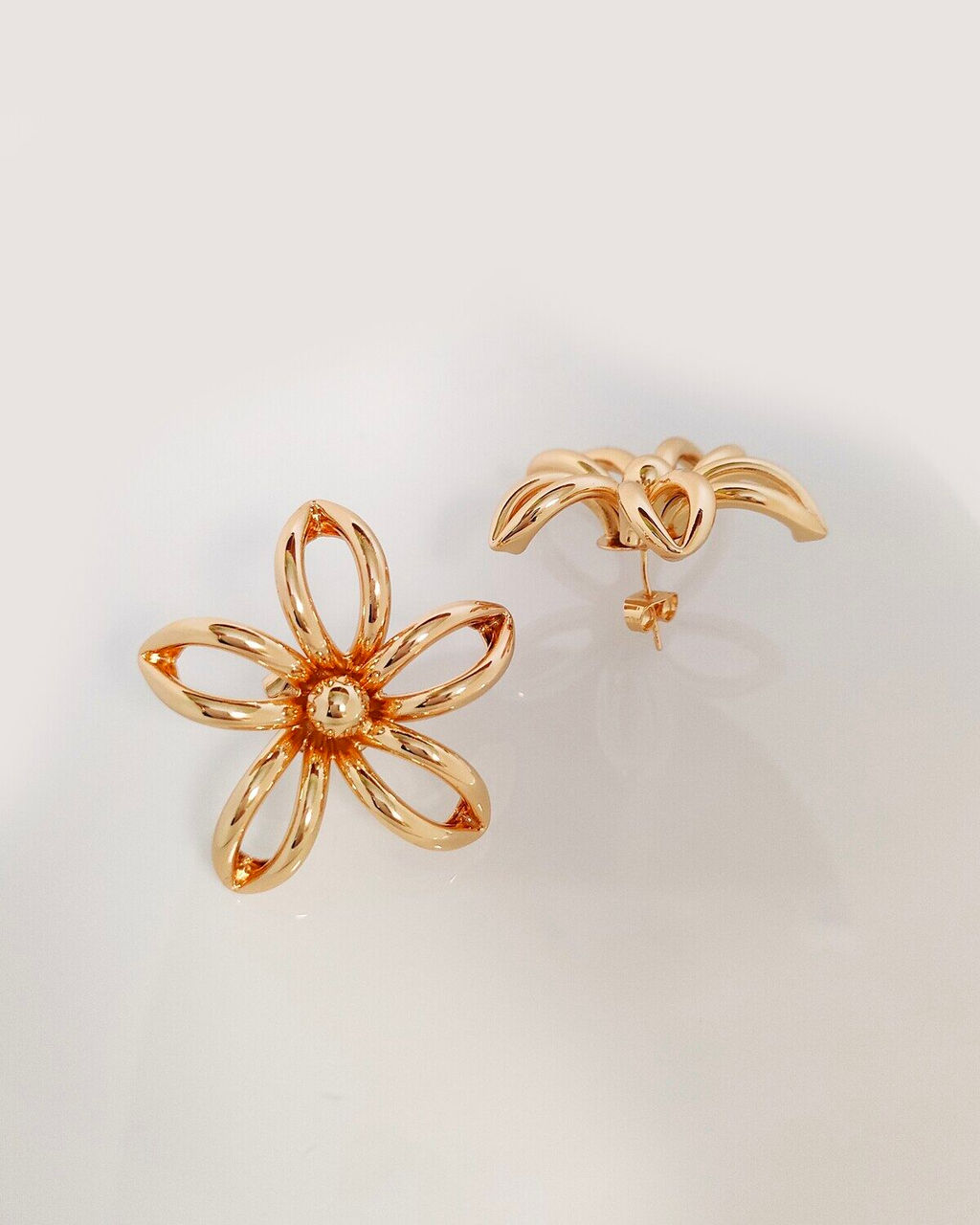 Стильные серьги