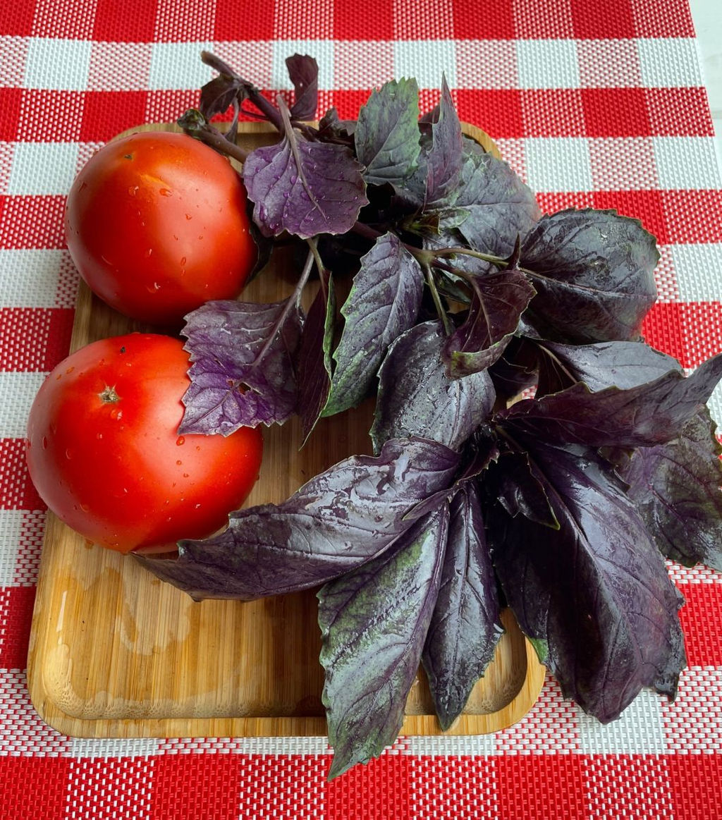 Базилик АРОМАТНЫЙ ГУЛЯШ  Пряный, густой аромат идеален для мясных блюд, особенно гуляша! Подходит для сушки, заморозки и при консервировании!