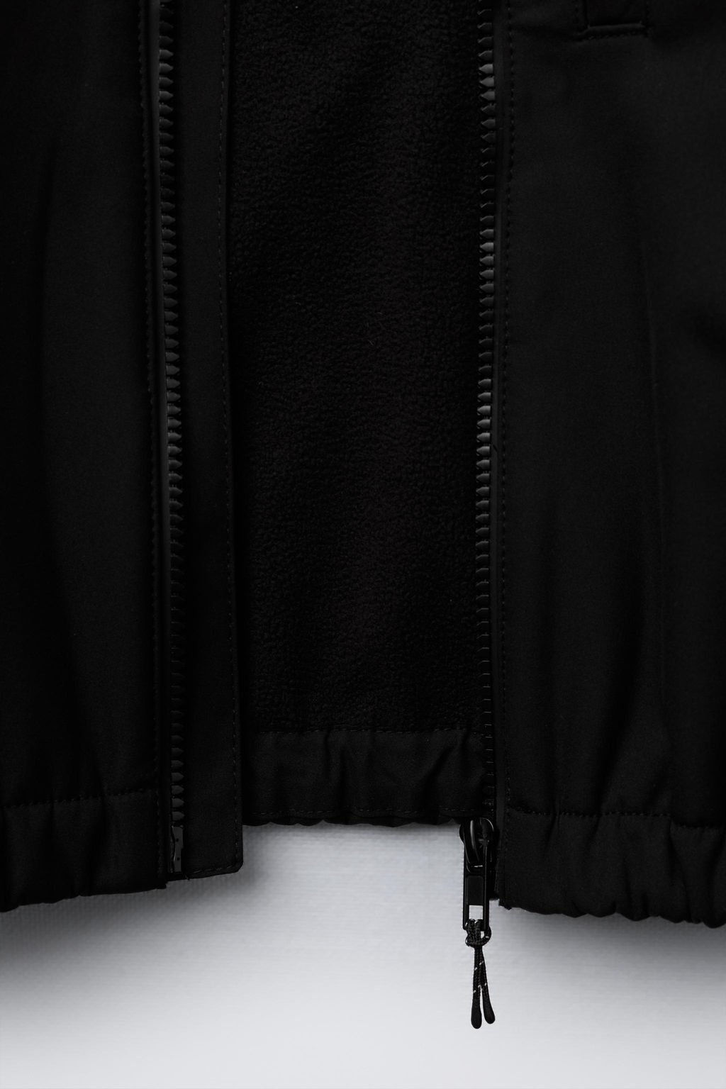 CAZADORA T?CNICA CAPUCHA WATER REPELLENT / Negro - Zara фото 8