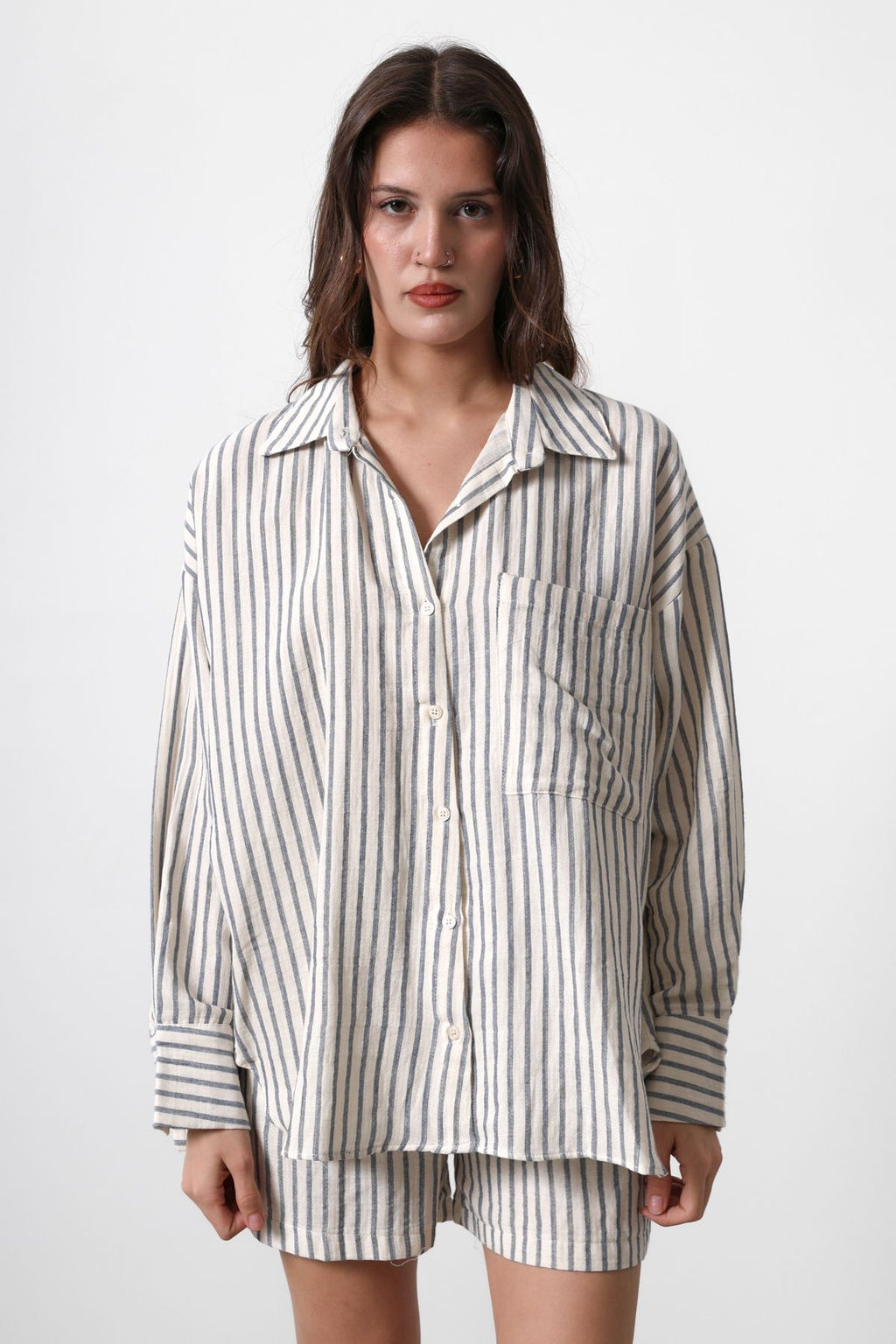 Bej Oversize Cepli Cizgili Dusuk Kol Gomlek TWOSS25GO00061