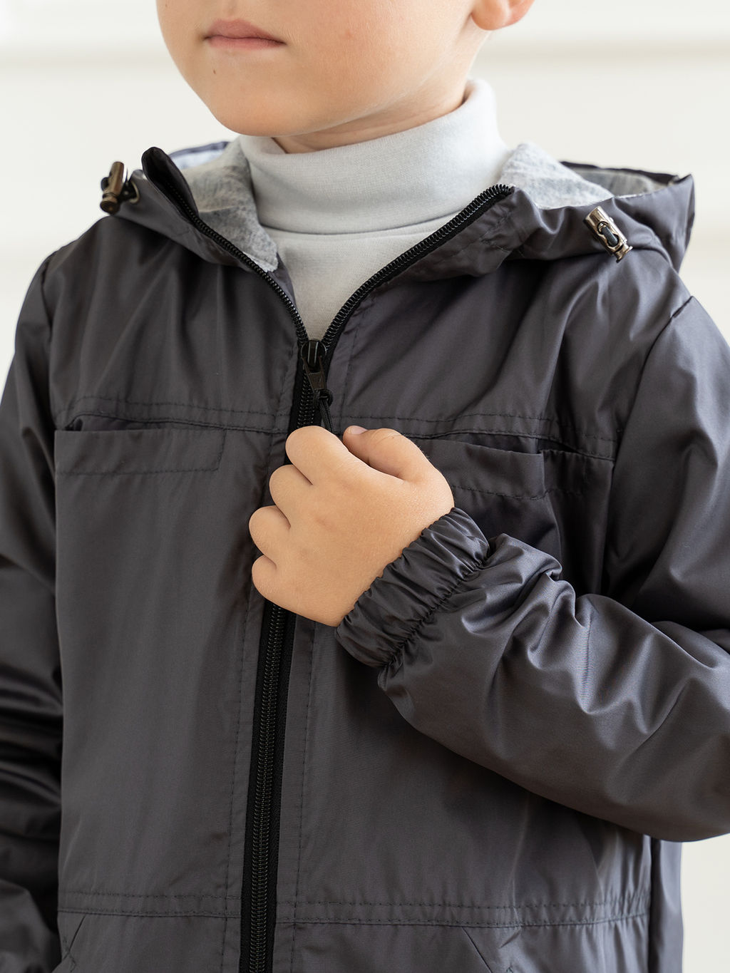 Ветровка детская серая