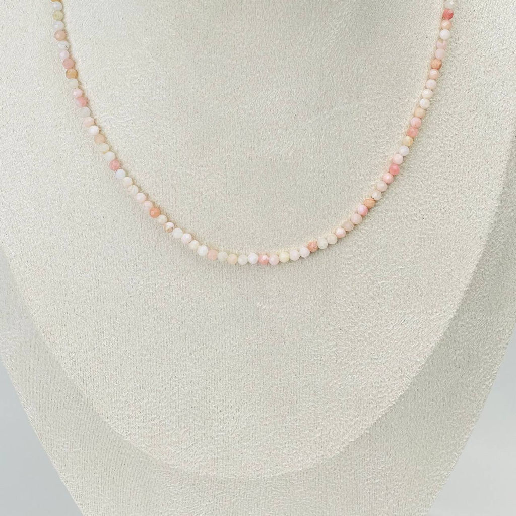 Колье из розового Опала