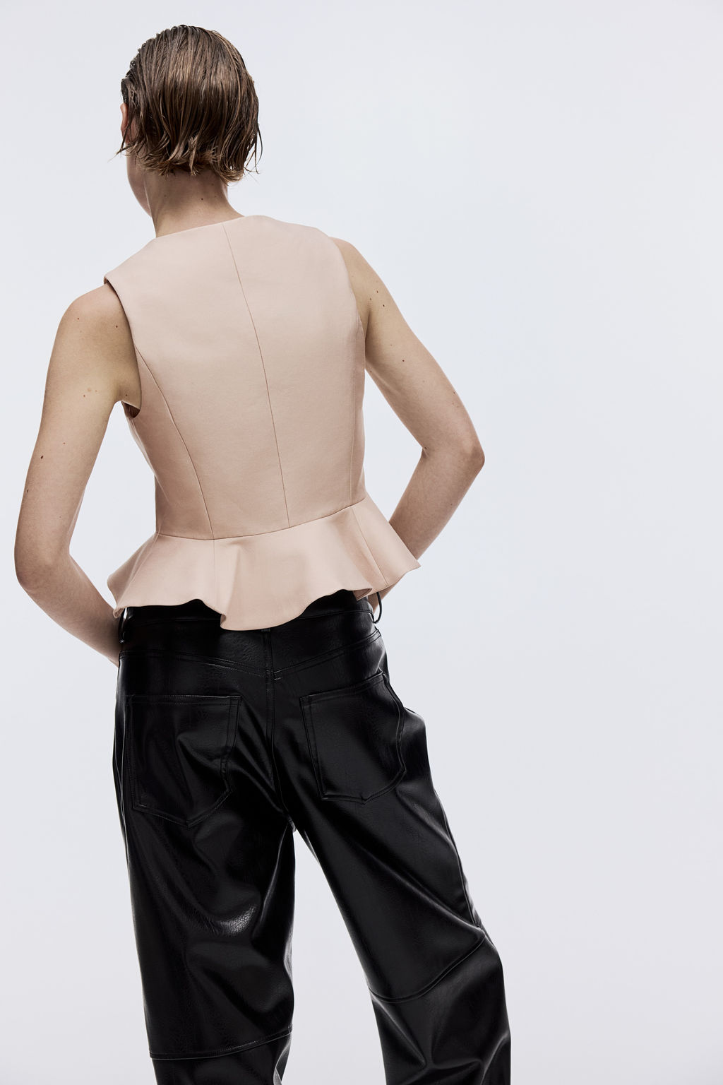 Chaleco con escote de pico y peplum - H&m фото 8