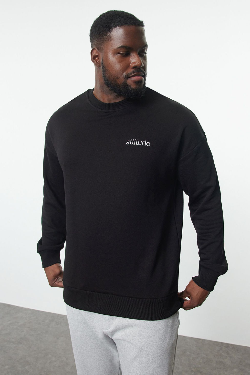 TRENDYOL MAN Gri Oversize/Genis Kesim Yaz? Bask?l? Buyuk Beden Sweatshirt TMNAW25AO00026 - Trendyolmilla фото 10