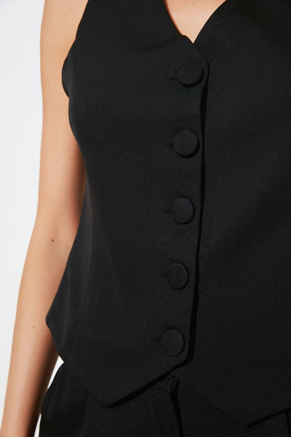 Siyah Fitted Dugmeli Crop Dokuma Yelek TWOSS21YE0009