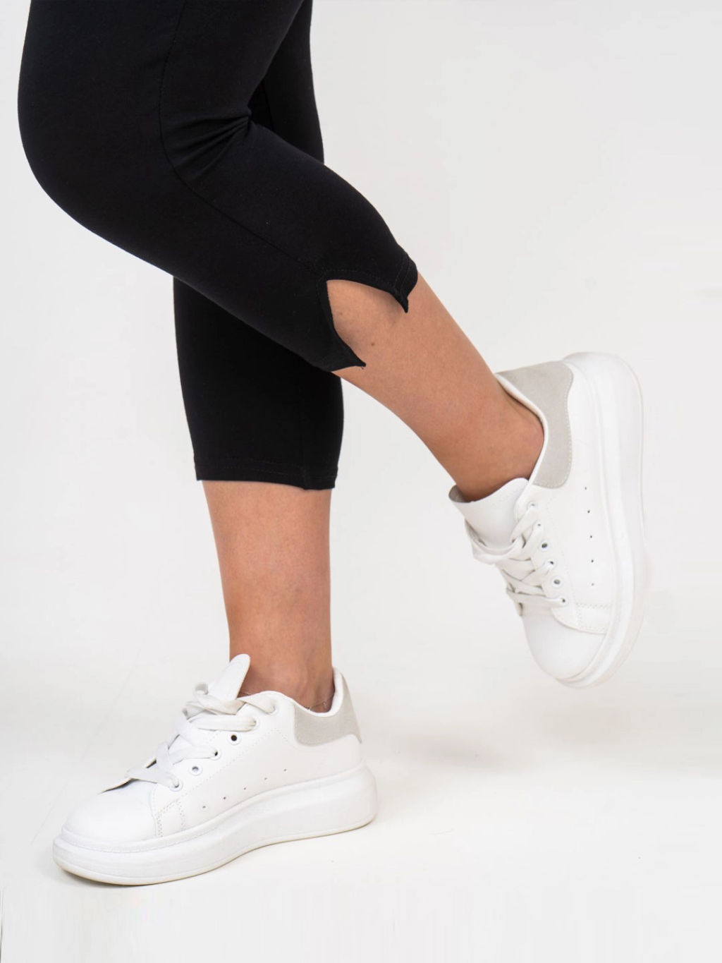 Костюм женский, цвет бежевый