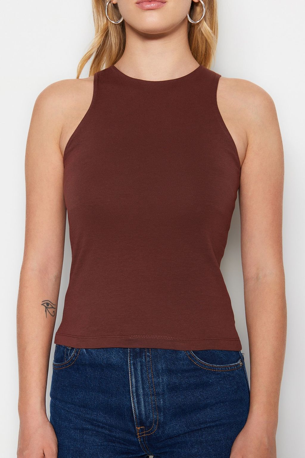 Kahverengi Pamuklu Halter Yaka Fitted/Vucuda Oturan Esnek Orme Atlet TWOSS23AL00069