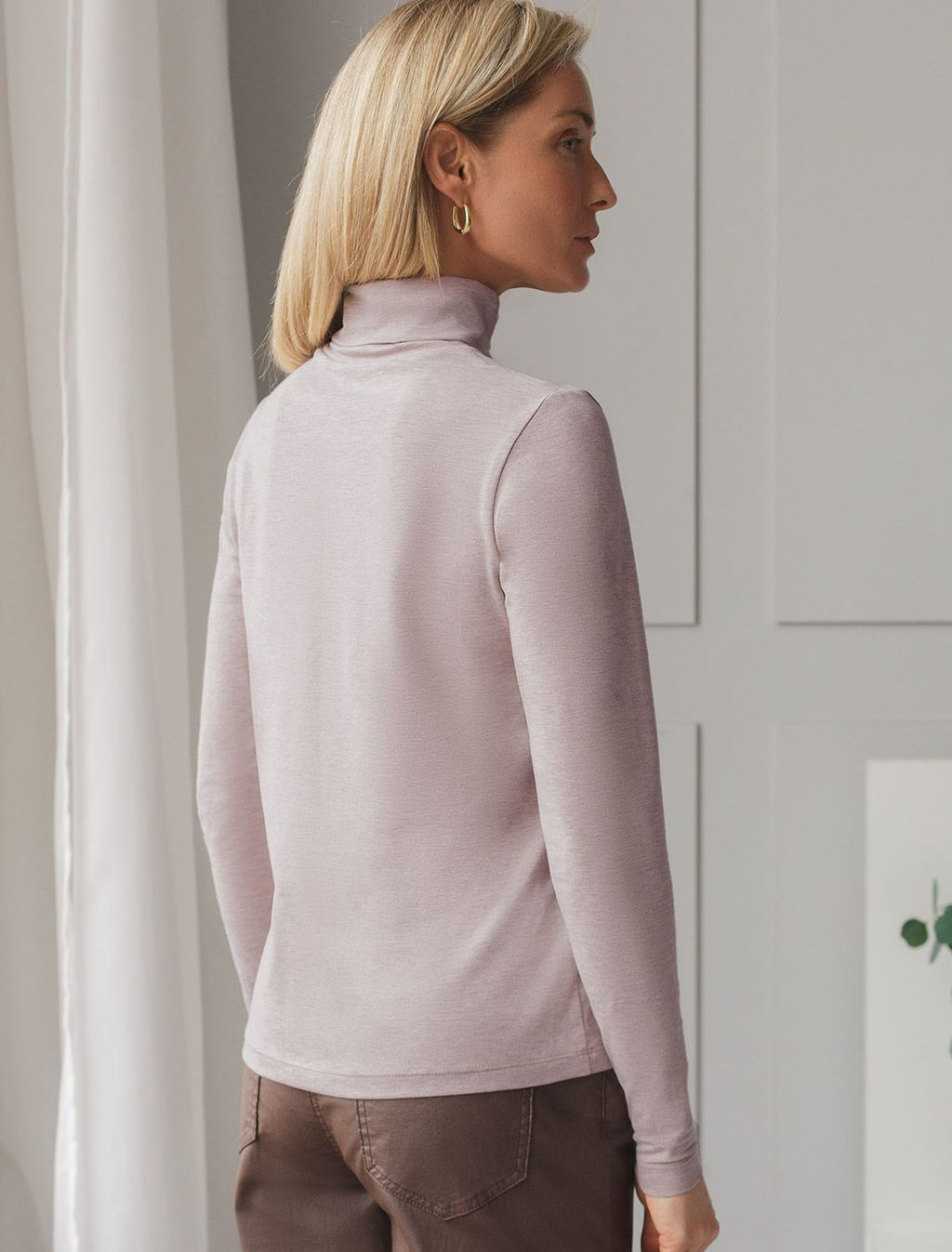 D49.115 Джемпер женский кофейный меланж