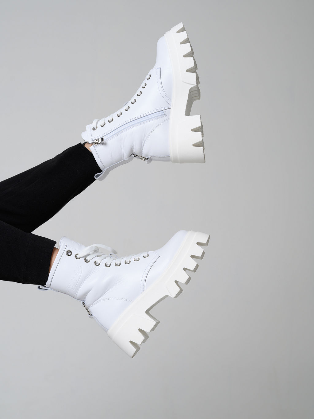 Ботинки 329.зиплайнw.Белый/байка