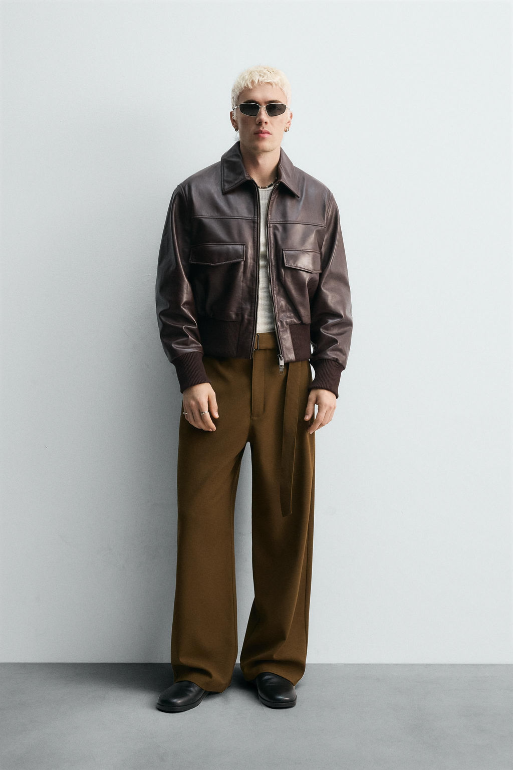 RELAXED FIT TROUSERS WITH BELT