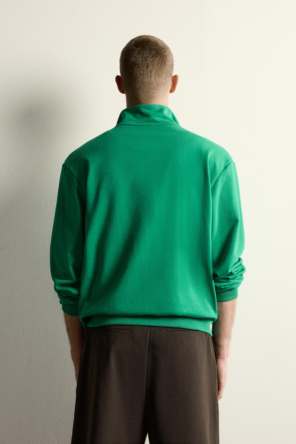 SUDADERA RELAXED FIT CREMALLERA CONTRASTE / Verde vigor? - Zara фото 3