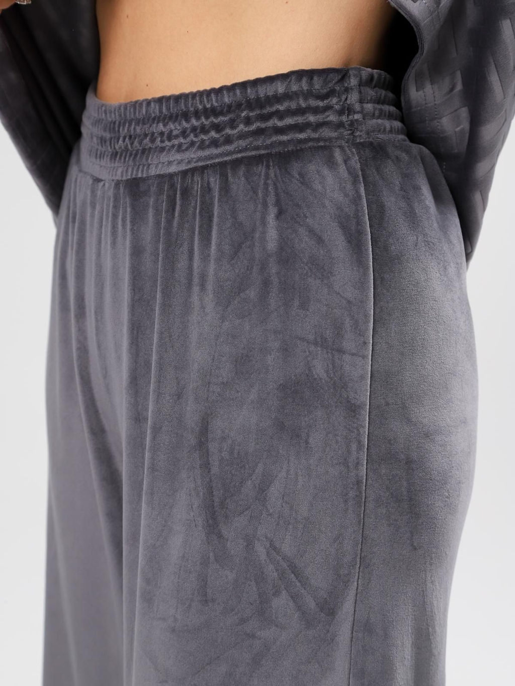 IV-CAPRIZ Чарлот-Жаккард - костюм из стрейч велюра  фото 8