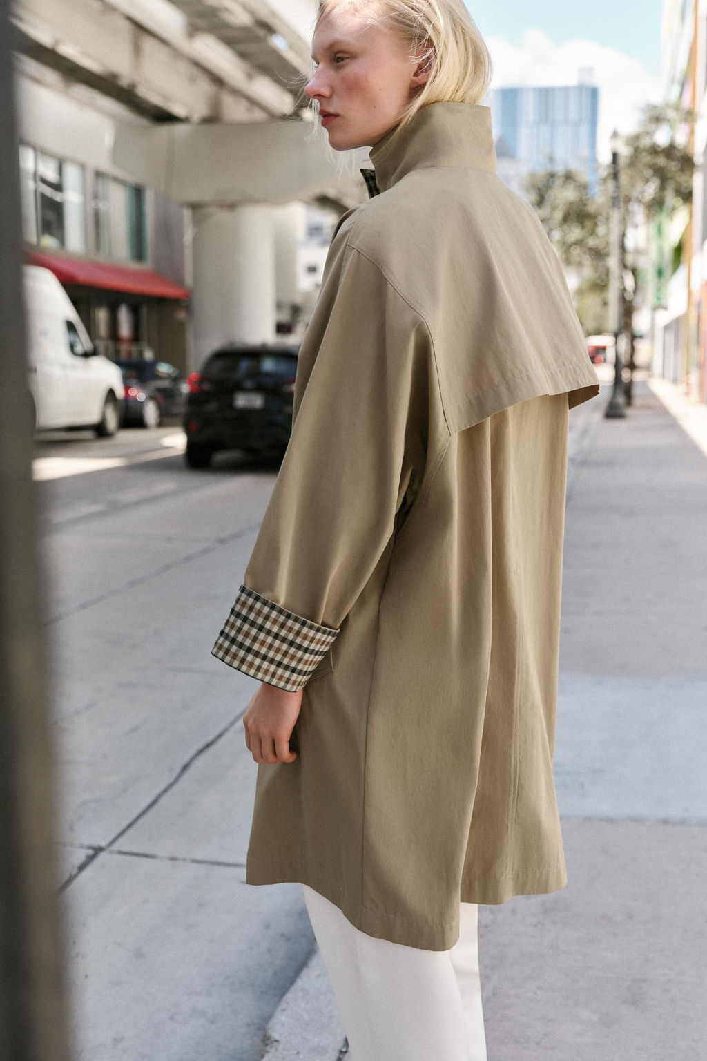 OVERSIZE TRENCH COAT WITH CHECK CUFFS - Zara фото 24