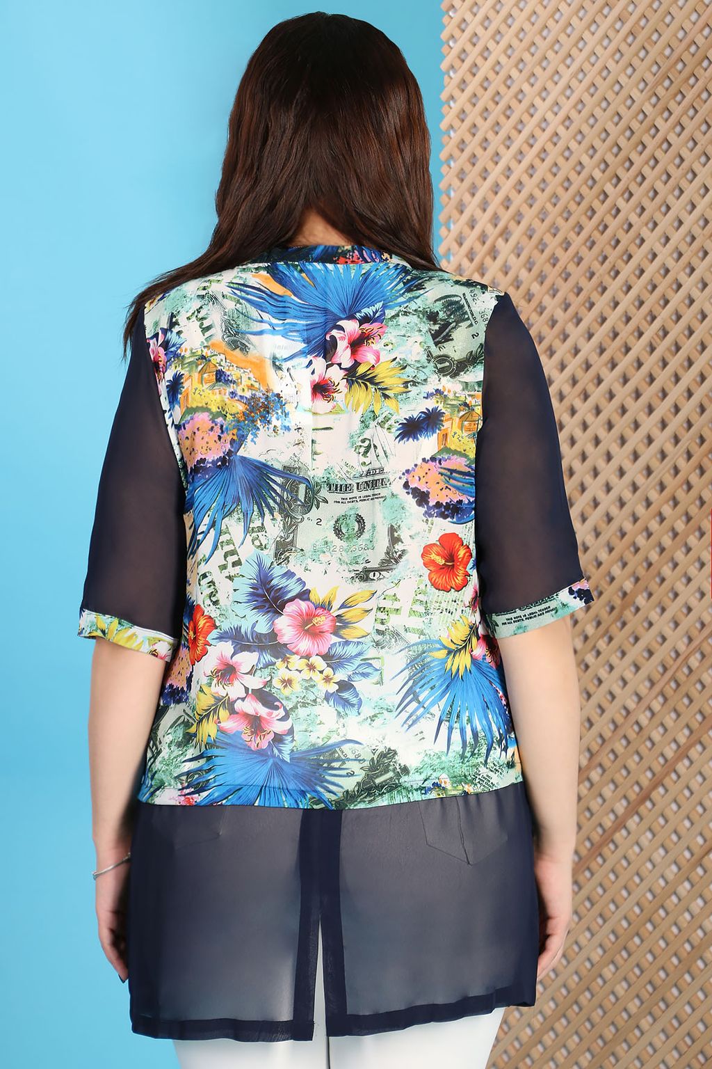 Блузка с тропическим принтом