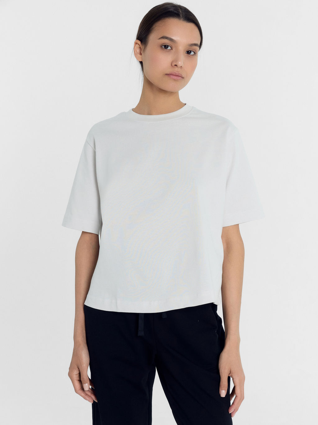 Футболка женская в белом цвете дымка 302862 - Mark formelle фото 3