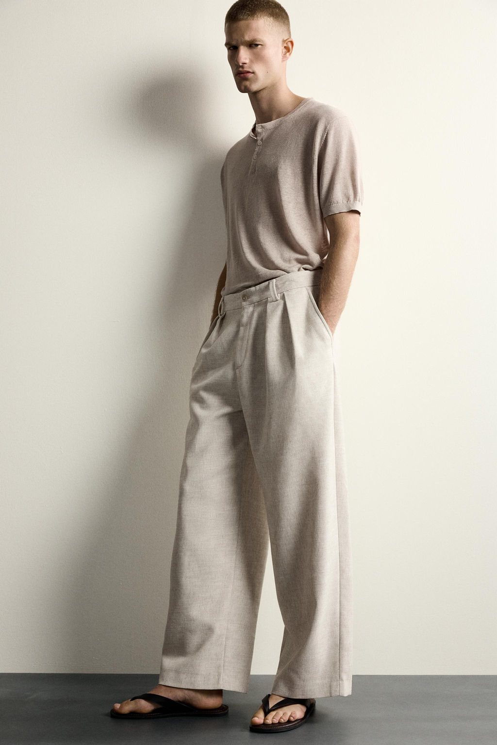 PANTAL?N RELAXED FIT ESTRUCTURA PLIEGUES / Beige claro - Zara фото 5